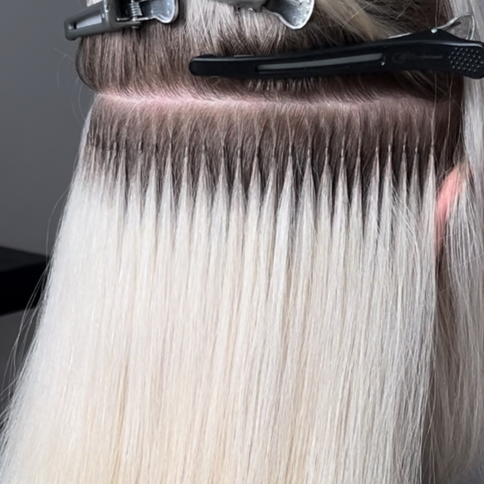 Коррекция нарощенных волос